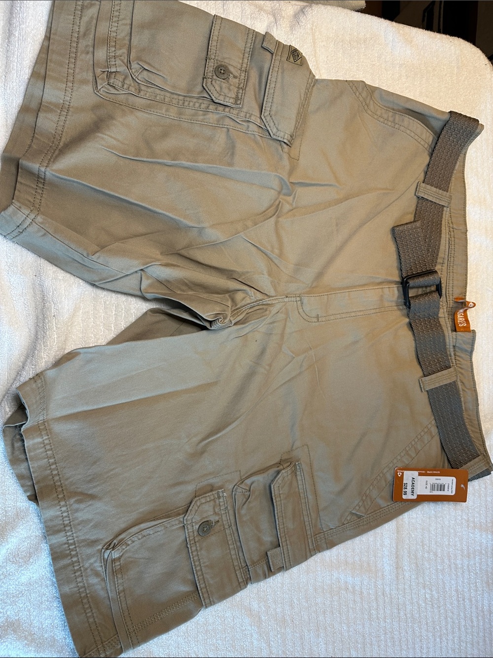 NWT Lee Cargo Shorts in Khaki 42